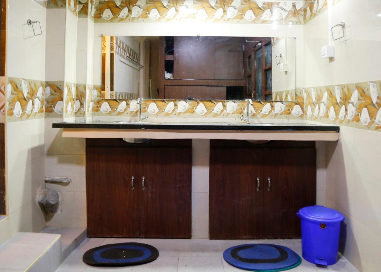 Swapnanivas A/C Dormitory Tirupati Buitenkant foto