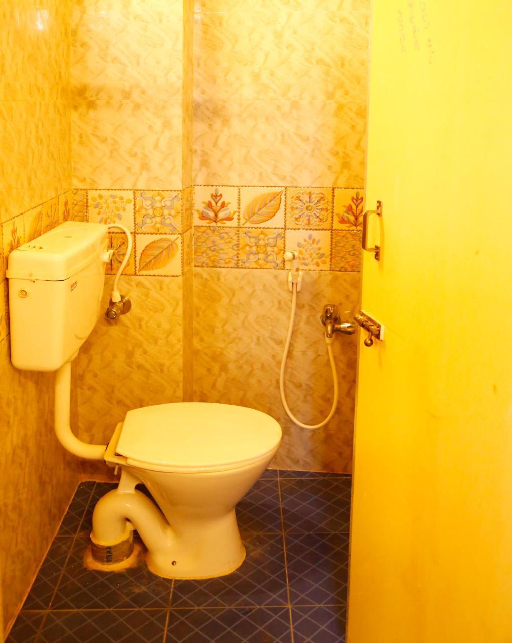 Swapnanivas A/C Dormitory Tirupati Buitenkant foto